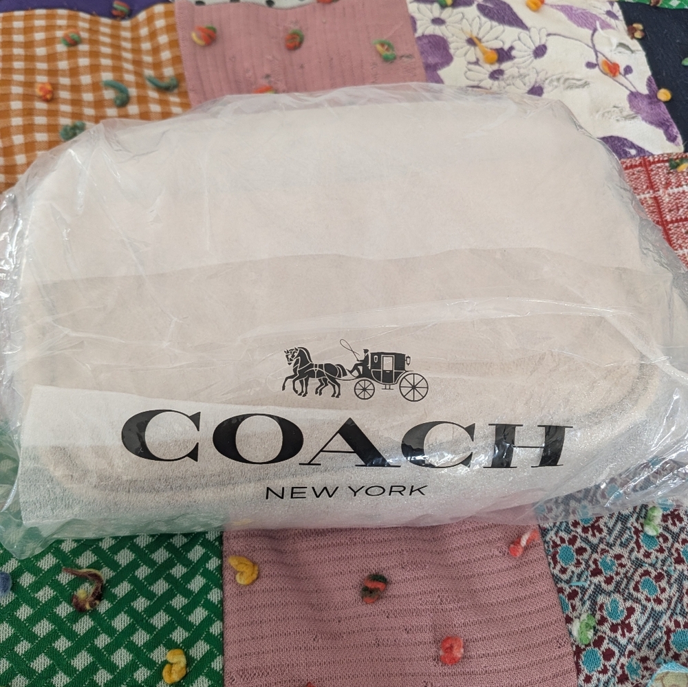 Coach Camera Bag - Picture 7 of 7